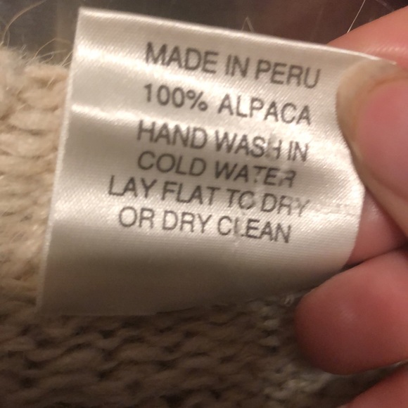 Peruvian Collections Alpaca Sweater-423 $80 or $70 w/offer - Picture 3 of 4